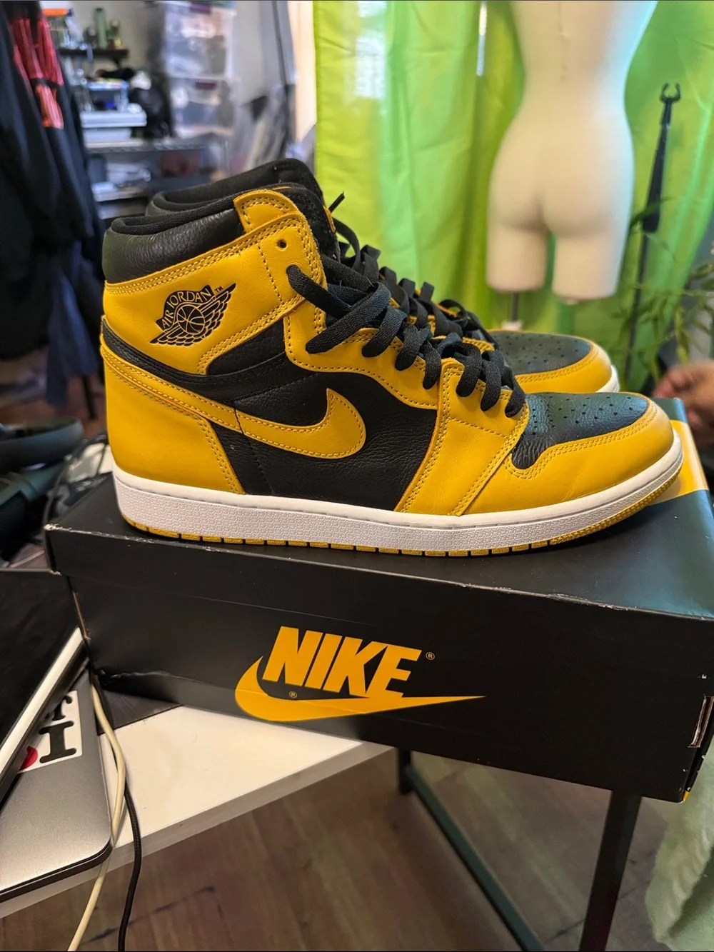 Nike Men’s High-Top Sneakers in Black and Yellow